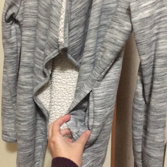 SUPER Soft GreenTea Sweater (with Pockets!) Sz M - Picture 6 of 8